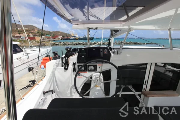 Lagoon 380 - Yacht Charter Sailica