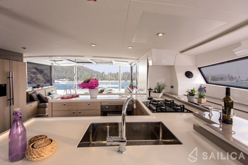 Bali 5.4. - Yacht Charter Sailica