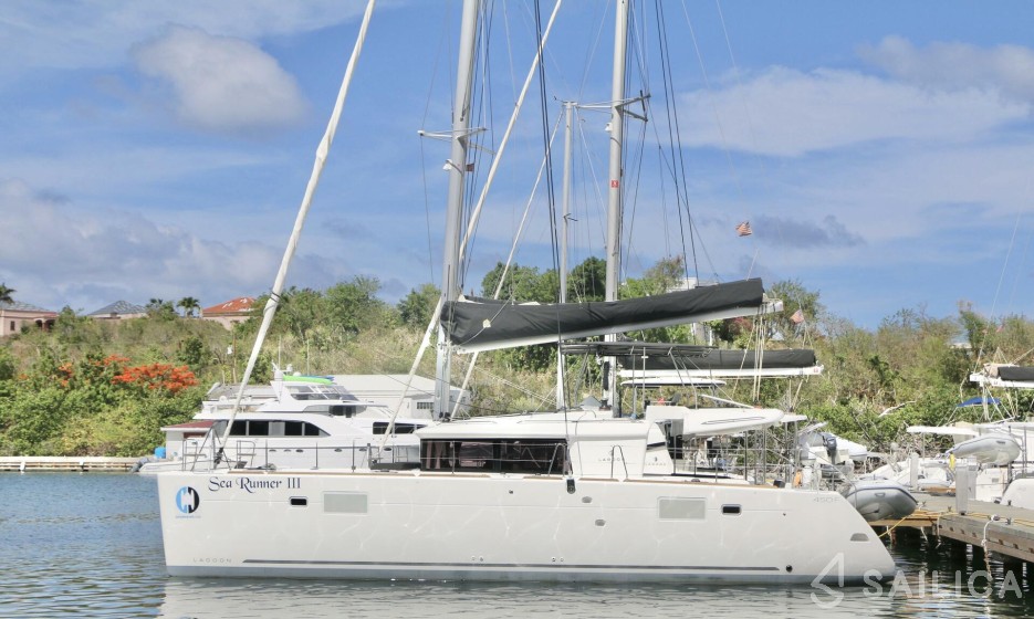 Lagoon 450  Flybridge - Yacht Charter Sailica