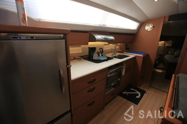 Jeanneau 54 - Yacht Charter Sailica