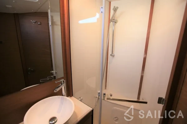 Jeanneau 54 - Yacht Charter Sailica