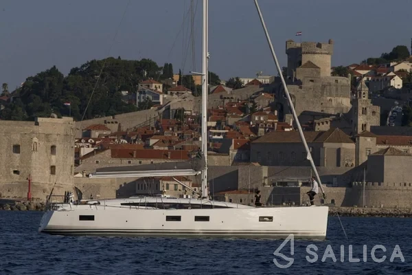 Jeanneau 54 - Yacht Charter Sailica