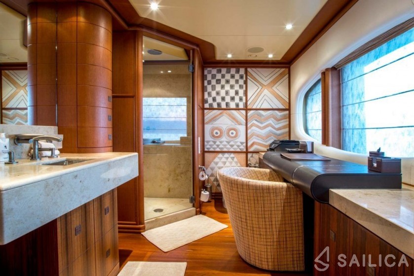 Heesen 47 - Yacht Charter Sailica