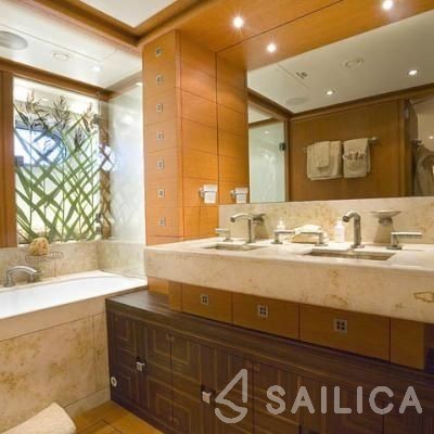 Heesen 47 - Yacht Charter Sailica
