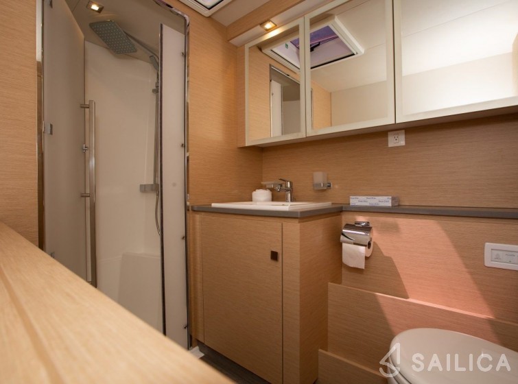 MY 44 - Yacht Charter Sailica