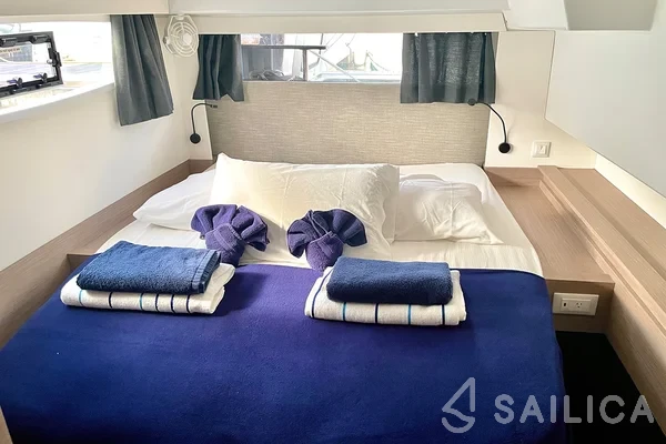 Elba 45 - Yacht Charter Sailica