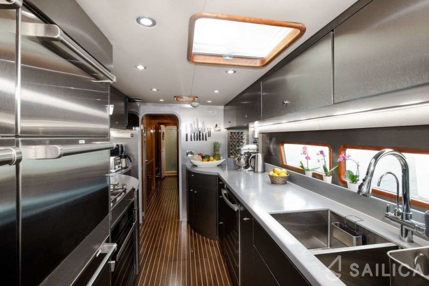 Privilege 75 - Yacht Charter Sailica