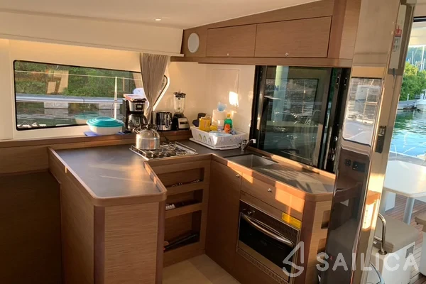Lagoon 42 - Yacht Charter Sailica