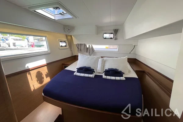 Lagoon 42 - Yacht Charter Sailica