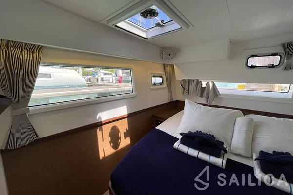 Lagoon 42 - Yacht Charter Sailica