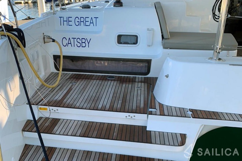 Lagoon 42 - Yacht Charter Sailica