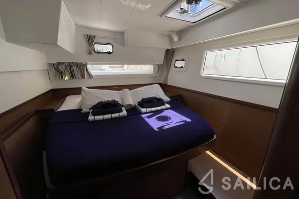 Lagoon 42 - Yacht Charter Sailica