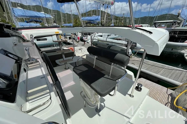 Lagoon 42 - Yacht Charter Sailica