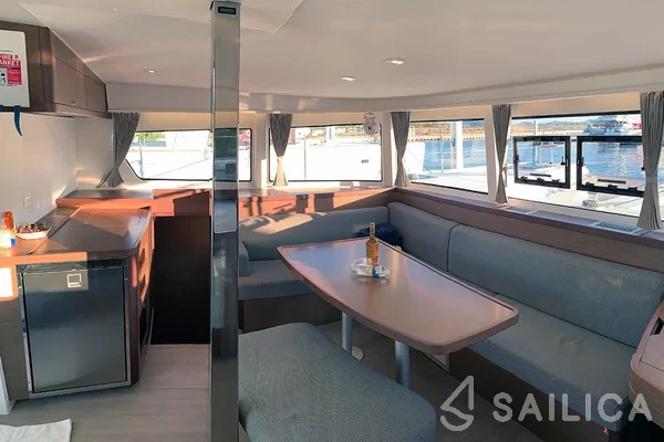 Lagoon 42 - Yacht Charter Sailica