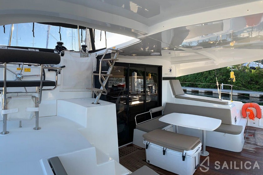 Lagoon 42 - Yacht Charter Sailica