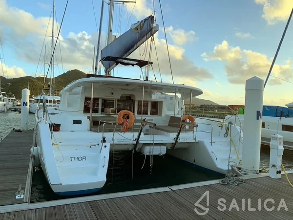 Lagoon 450  Flybridge - Yacht Charter Sailica