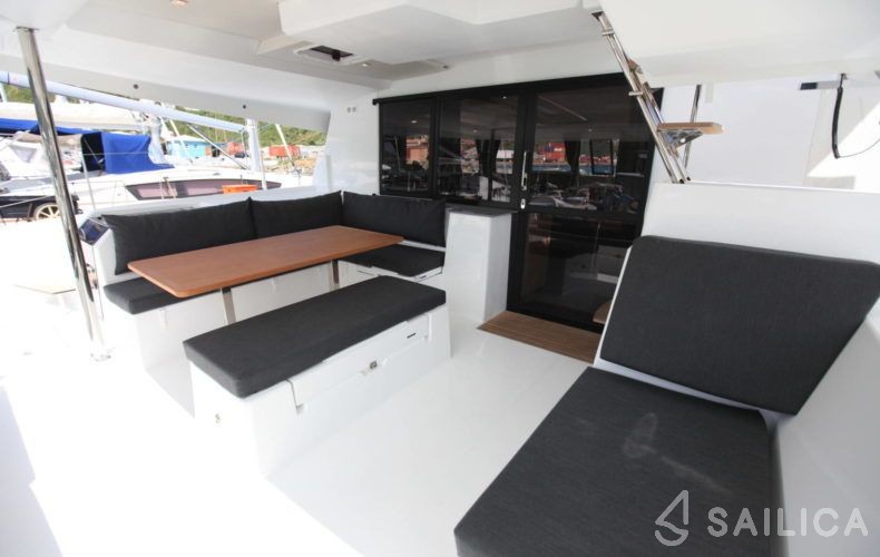 Saona 47 - Yacht Charter Sailica