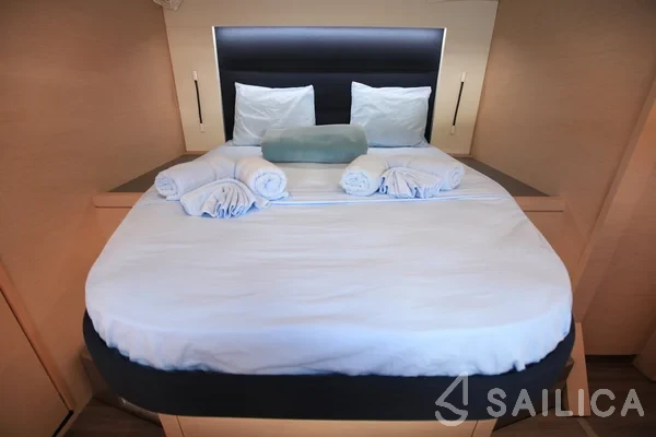 Saona 47 - Yacht Charter Sailica