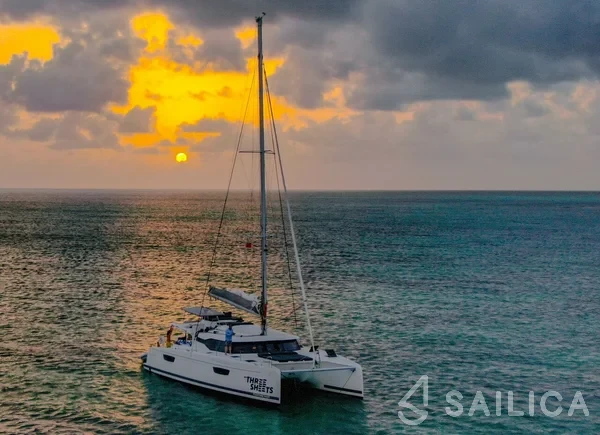 Saona 47 - Yacht Charter Sailica