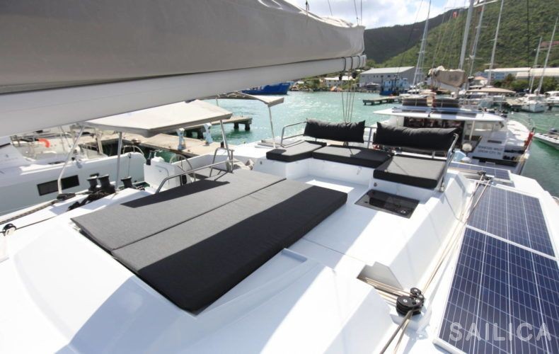Saona 47 - Yacht Charter Sailica