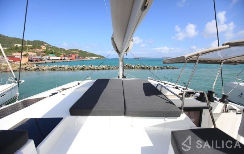 Saona 47 - Yacht Charter Sailica