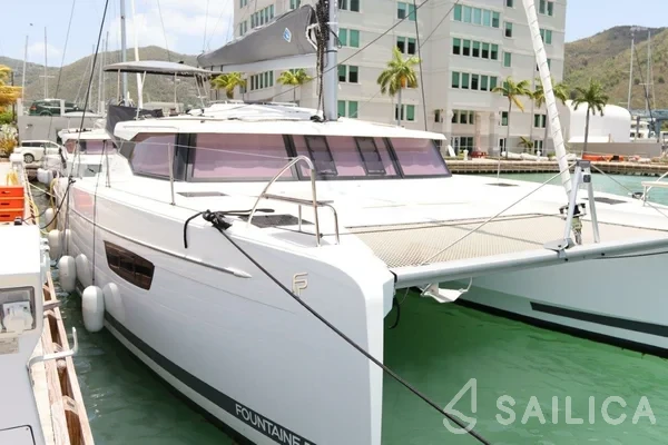 Astréa 42 - Yacht Charter Sailica