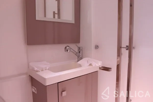 Astréa 42 - Yacht Charter Sailica