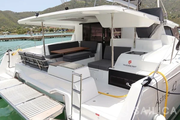 Astréa 42 - Yacht Charter Sailica