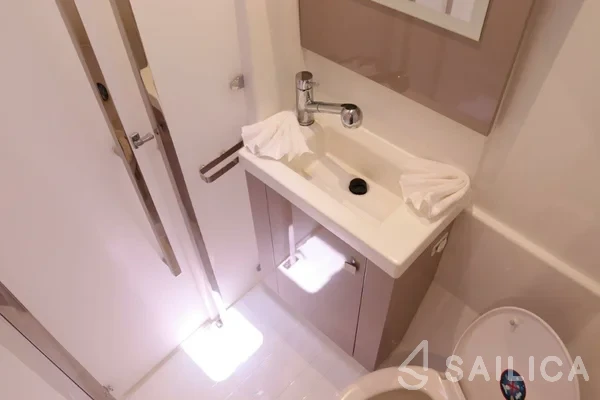 Astréa 42 - Yacht Charter Sailica