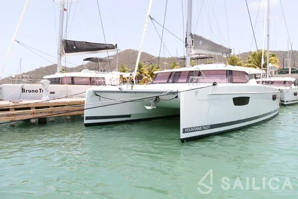 Astréa 42 - Yacht Charter Sailica