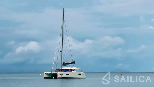 Astréa 42 - Yacht Charter Sailica