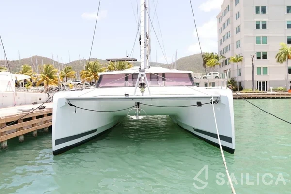 Astréa 42 - Yacht Charter Sailica