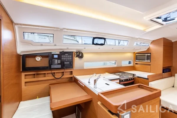 Sun Odyssey 410 - Yacht Charter Sailica