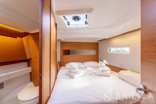 Sun Odyssey 410 - Yacht Charter Sailica