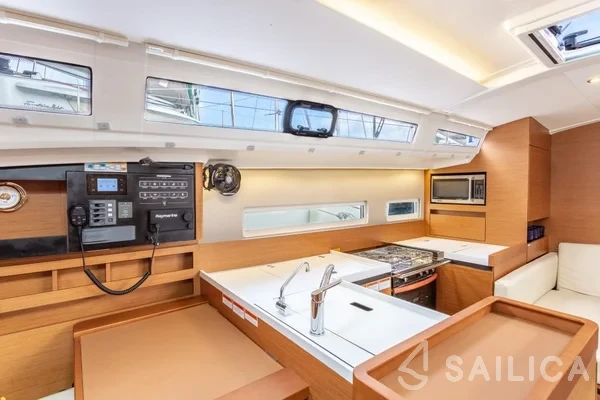 Sun Odyssey 410 - Yacht Charter Sailica