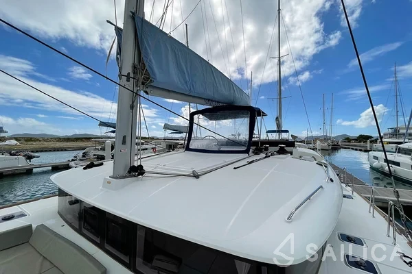 Lagoon 450  Flybridge - Yacht Charter Sailica