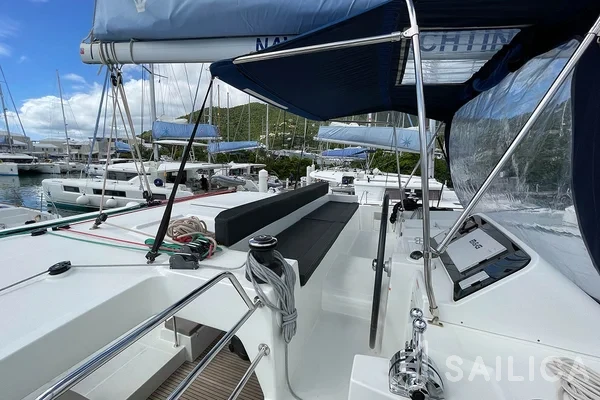 Lagoon 450  Flybridge - Yacht Charter Sailica