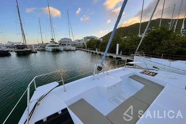 Bali Catspace - Yacht Charter Sailica