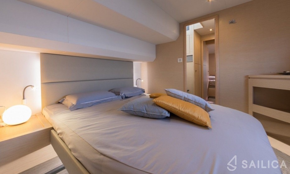 MY 44 - Yacht Charter Sailica