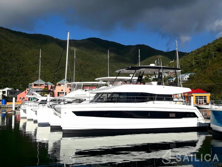 MY 44 - Yacht Charter Sailica