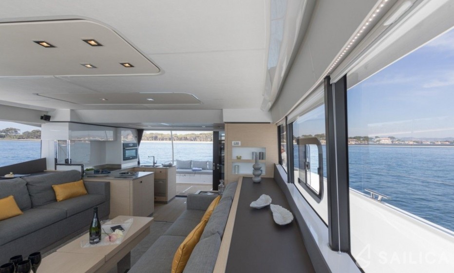 MY 44 - Yacht Charter Sailica