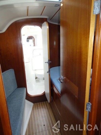 Oceanis 40 - Yacht Charter Sailica