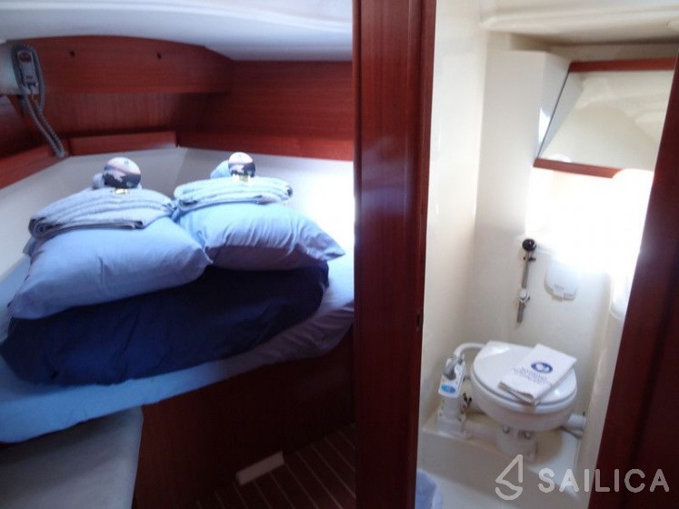 Dufour 382 GL - Yacht Charter Sailica