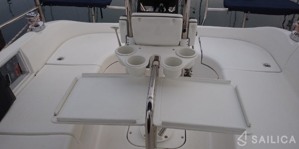 Hunter 33 - Yacht Charter Sailica