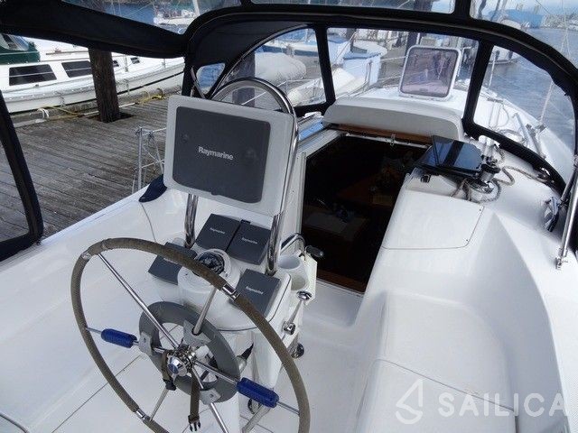 Hunter 33 - Yacht Charter Sailica