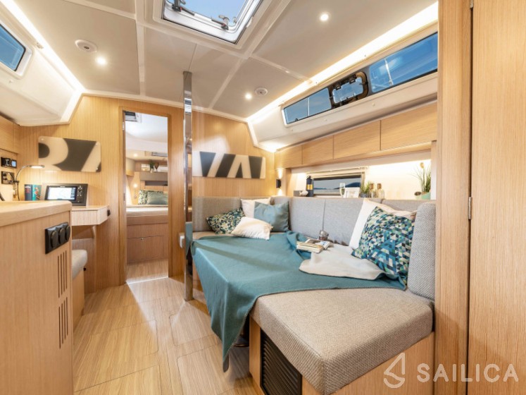 Bavaria C42 - Yacht Charter Sailica