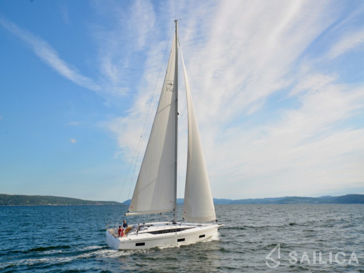 Bavaria C42 - Yacht Charter Sailica