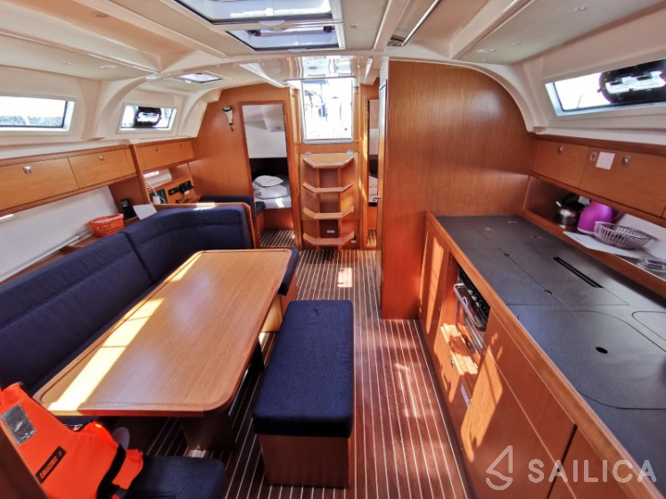 Bavaria Cruiser 41 - Yacht Charter Sailica
