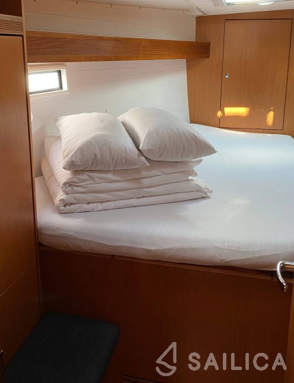 Bavaria Cruiser 41 - Yacht Charter Sailica