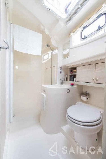 Le Boat Horizon 1 - Yacht Charter Sailica